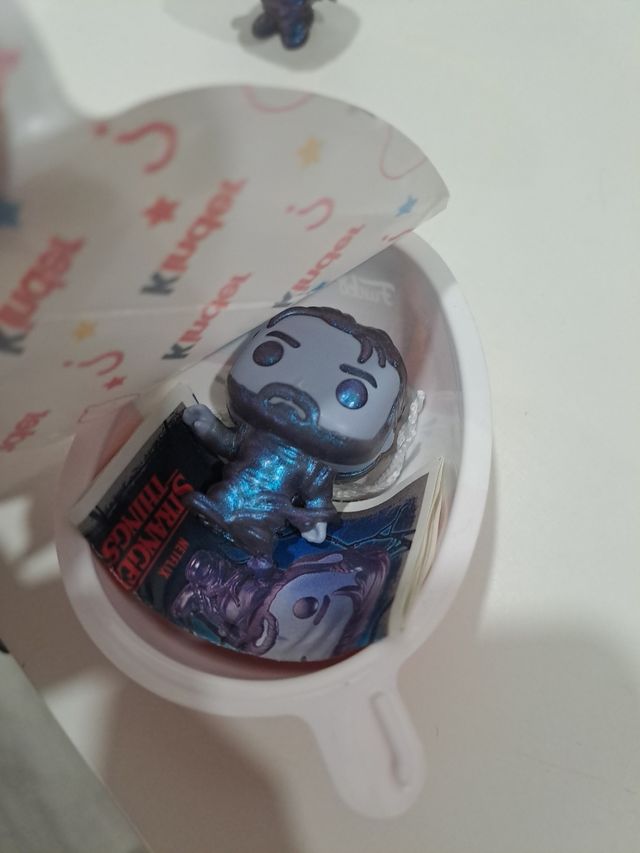 Kinder Joy Stranger Things Figura