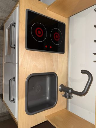 Cucina giocattolo in legno per bambini