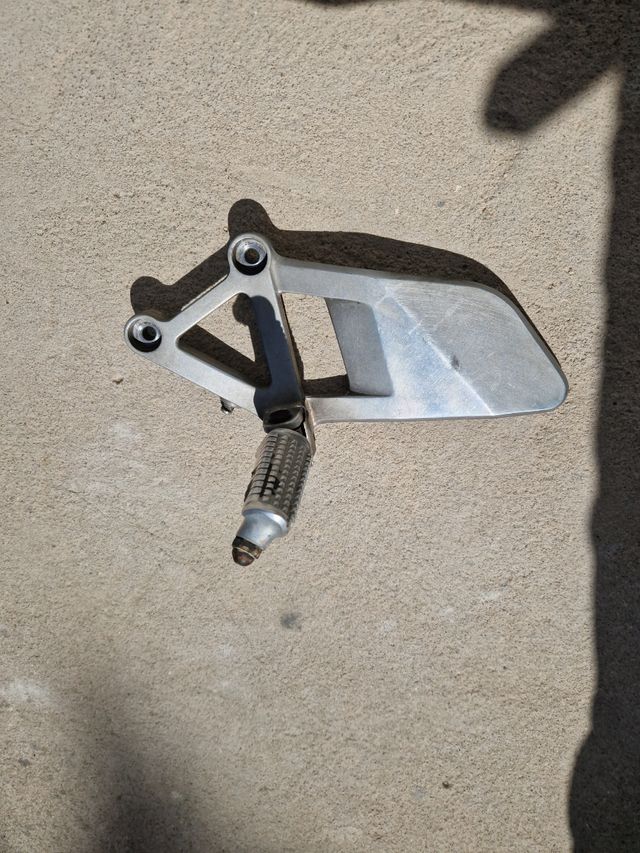 Estribera Izquierda VFR 750