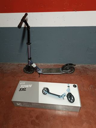 Patinete plegable plateado