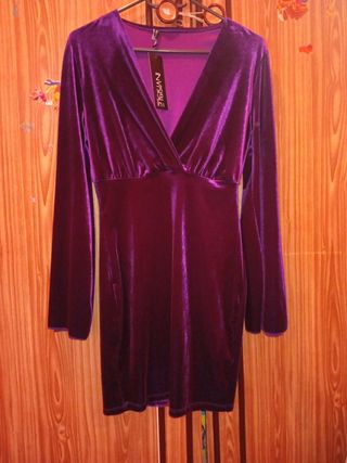 Vestido  fiesta morado de terciopelo 