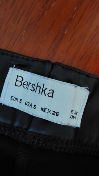 Leggings efecto cuero Bershka