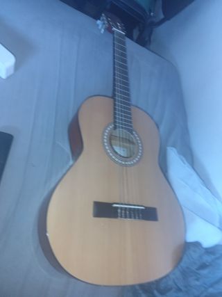 Guitarra Flamenca junior  Con su funda.