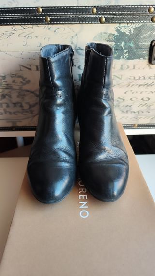 PIEL BOTINES NEGROS