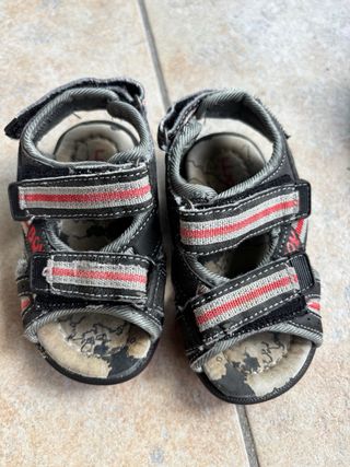 2 Sandali Bimbo Blu e Neri