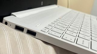 Portátil HP 15.6 Blanco y Negro