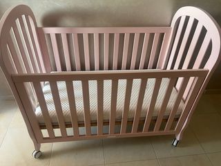 Cuna bebé rosa + colchón