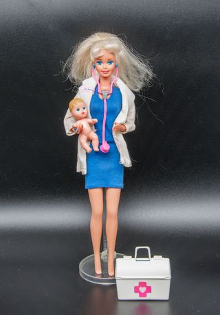 Barbie Dottoressa 1994 con neonato e valigetta