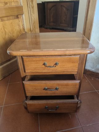 2 Comodini in legno