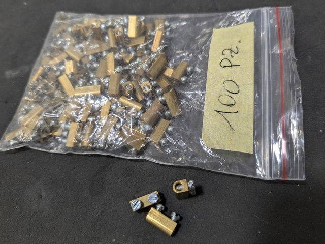 100 morsetti in ottone con viti