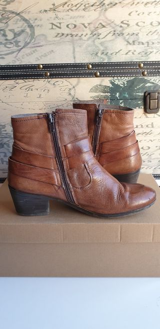 BOTINES PIEL MARRÓN