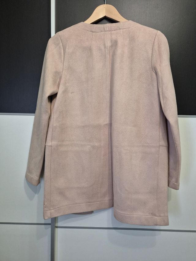 Abrigo Stradivarius ante rosa palo, talla S