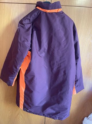 Anorak deportivo Puma morado y naranja