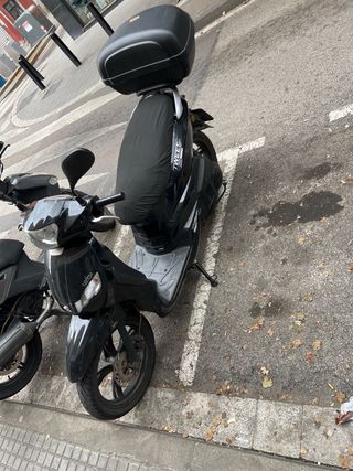 Peugeot Tweet 125cc Moto Negra
