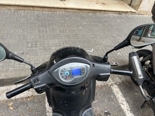 Peugeot Tweet 125cc Moto Negra
