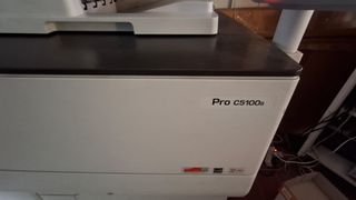 Impresora Ricoh Pro c5100s con finalizador