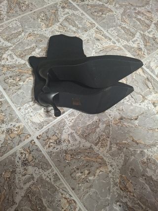 Botines negros de tacón