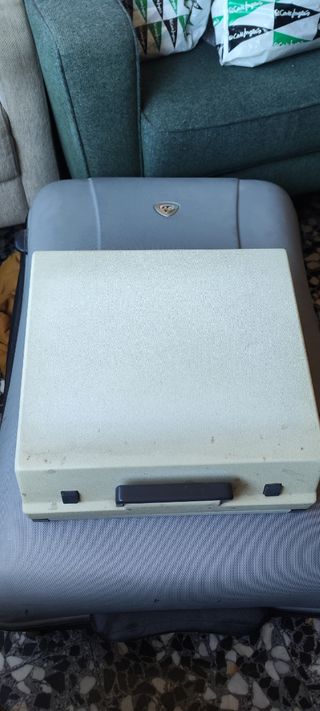 Máquina de escribir Olympia Traveller de Luxe