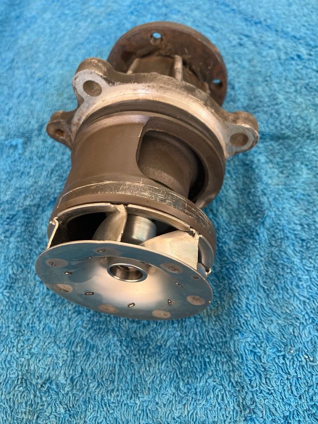 Kit distribución + Bomba BMW 318 E30 M40B18