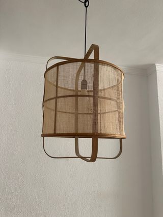 Lámpara colgante de tela y madera