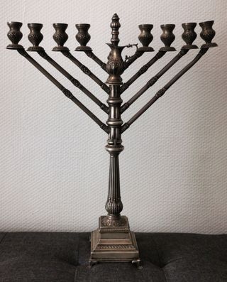 CANDELABRO HANUKA EN PLATA 925