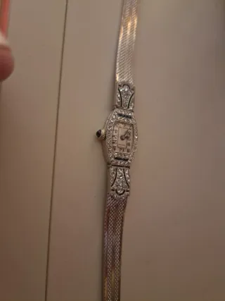 Reloj Oro Blanco 18k Diamantes y Zafiros.