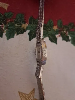 Reloj Oro Blanco 18k Diamantes y Zafiros.