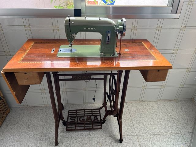 Máquina de coser SIGMA