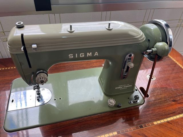 Máquina de coser SIGMA