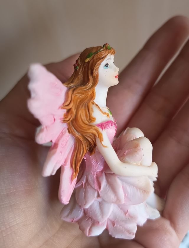 Figura Hada Rosa Pequeña