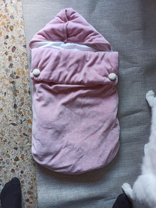 Saco de bebé rosa con conejitos