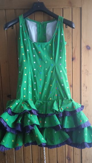 Vestido de flamenca, corto. con lunares
