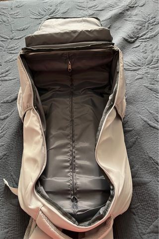 Mochila de viaje con ruedas gris claro con ruedas

