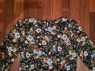 Vestito corto nero a fiori manica 3/4