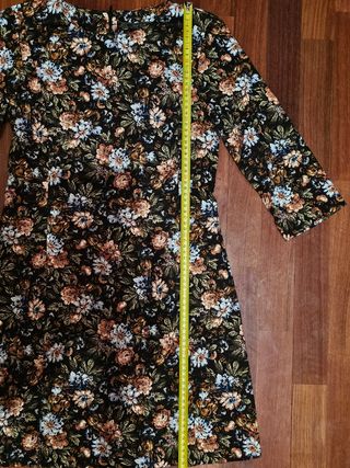 Vestito corto nero a fiori manica 3/4