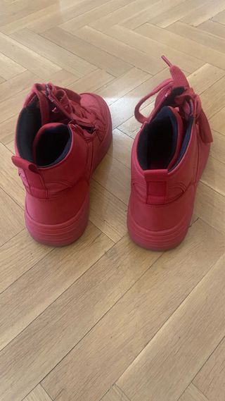 Zapatillas altas rojas con cremallera