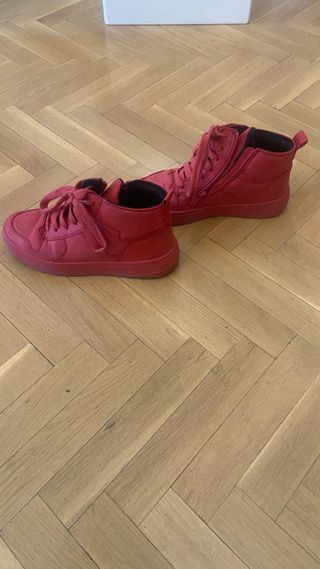 Zapatillas altas rojas con cremallera