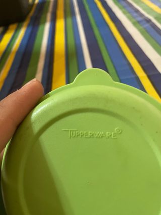Spremiagrumi in plastica giallo e verde Tupperware