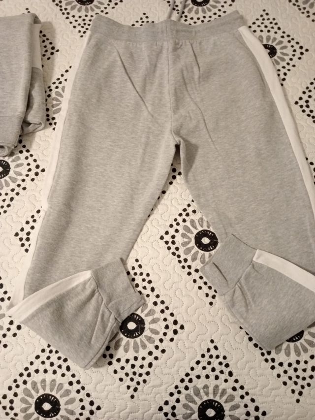 Conjunto chándal + camiseta gris y blanco talla L