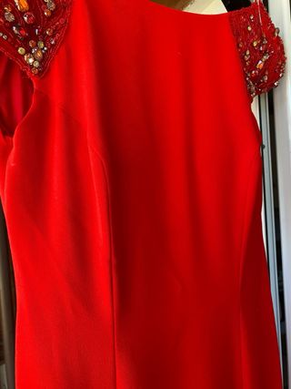 Vestido Rosa Clará invitada rojo