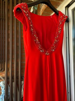 Vestido Rosa Clará invitada rojo