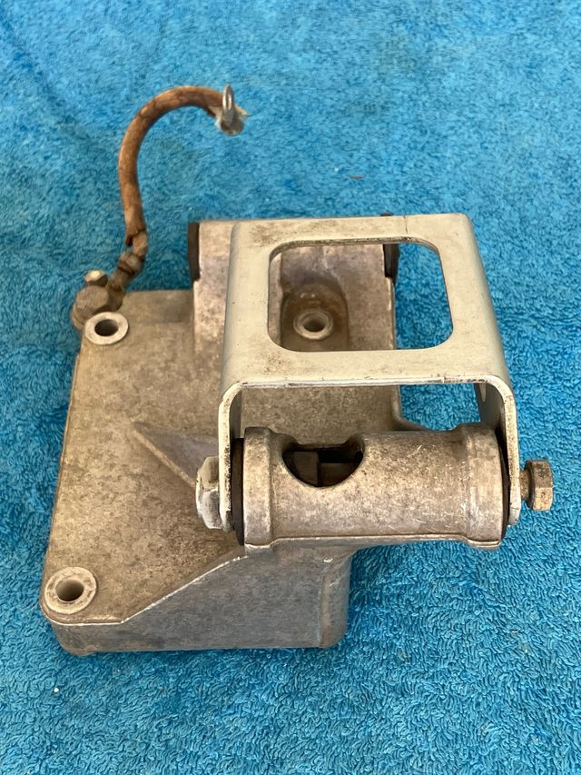 Soporte Alternador original BMW E30 318i M40B18 