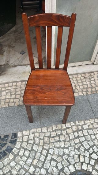 Silla de madera