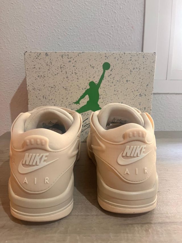 Air Jordan 4 RM 