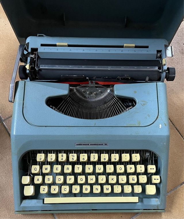 Máquina de escribir Underwood Sundstrand 15