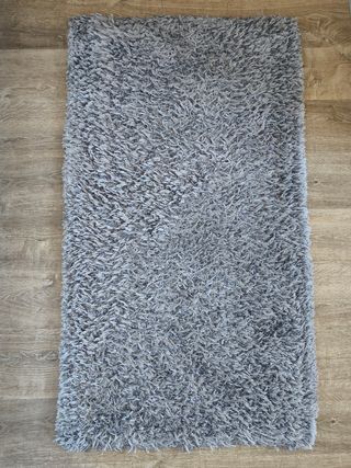 Alfombra pelo largo gris-plata 65x115