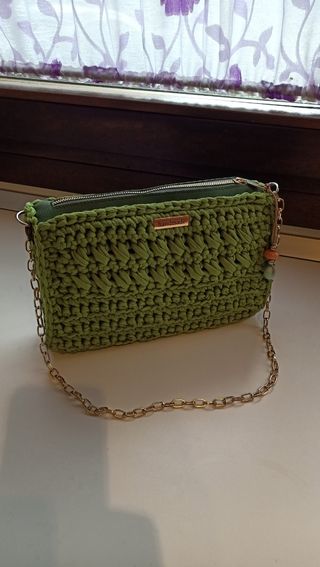 Borsa uncinetto verde con catena oro
