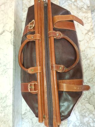 Bolso de viaje de cuero marrón