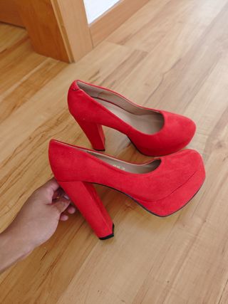Tacones rojos de plataforma