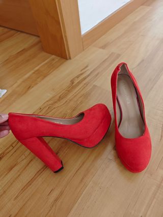 Tacones rojos de plataforma